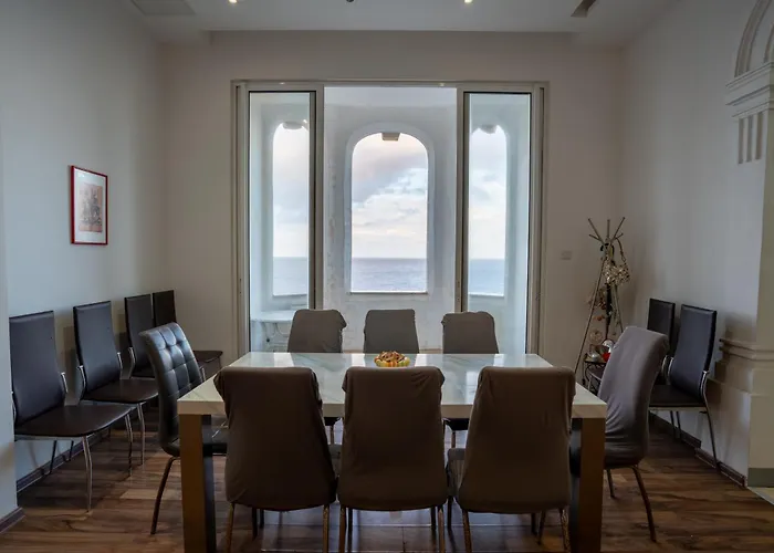 Blue Line Sliema منزل للإقامة