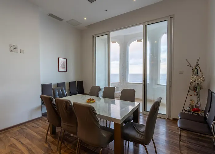 ホームステイ Blue Line Sliema