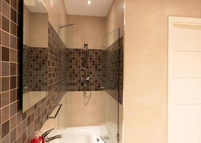 Blue Line Sliema ホームステイ